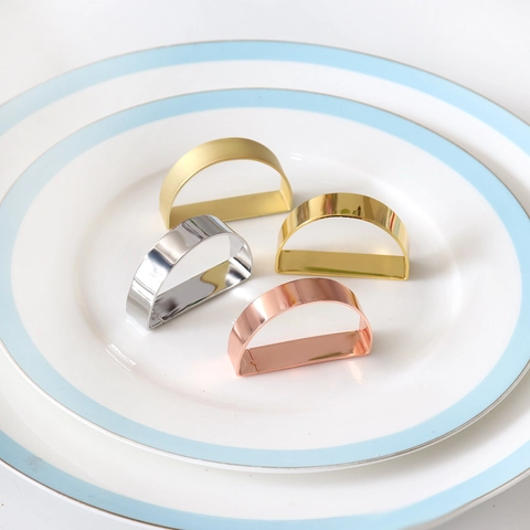 Modern Metal Napkin Rings D-Shaped Semi-Circle Minimalist Iron Napkin Buckle For Dining Table Wedding Party Decoration