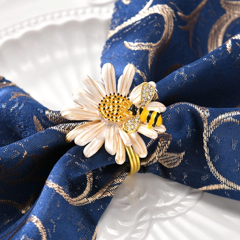 Elegant Enamel Daisy Bee Napkin Rings Alloy Rhinestone Flower Napkin Holder For Wedding Dining Table Decoration Party