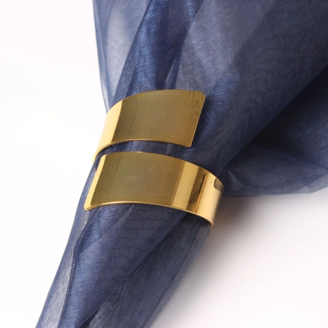 Polished Metal Napkin Ring Minimalist Spiral Blade Shape Table Decoration For Wedding Banquet Electroplated Gold Finish