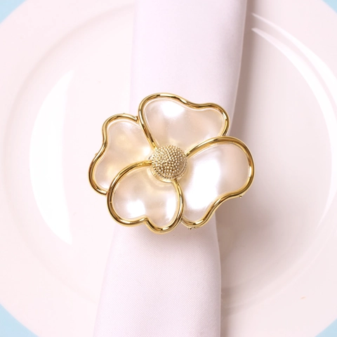 Flower Heart Napkin Ring Electroplated Metal Artificial Pearl Luster Enamel For Valentine Wedding Party Table Decoration