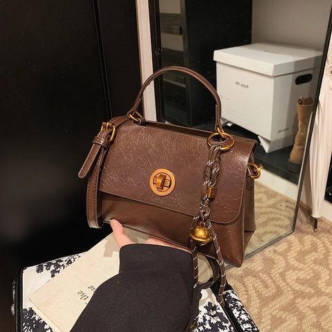 Vintage Women Oil Wax PU Leather Shoulder Bag Minimalist Small Square Crossbody Bag With Golden Twist Lock Retro Commuter Handbag