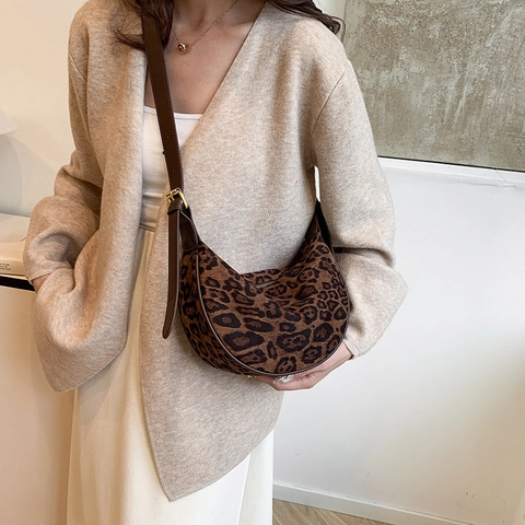 Vintage Luipaardprint Flanellen Schoudertas Vrouwen Mode Halve Maan Crossbodytas Met Verstelbare PU Leren Riem Retro Hobo Tas