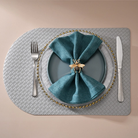 Gold Bee Napkin Rings Zinc Alloy Metal Insect Napkin Buckle Holder With Black Enamel For Wedding Banquet Table Decoration