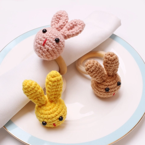 Ronds De Serviette Lapin Et Carotte Crochetés À La Main Avec Base En Bois Naturel Pour Décoration De Table De Fête Mignon