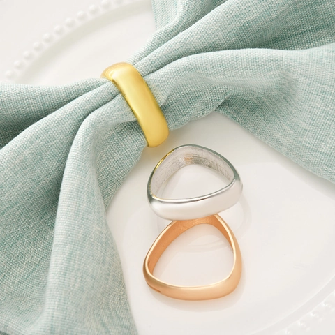 Napkin Rings Zinc Alloy Triangular Metal Napkin Buckle For Hotel Table Setting Creative Frosted Western Dining Decor