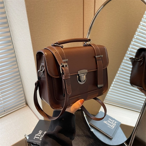 Vintage British Style PU Leather Small Square Bag Women Versatile Handbag Niche Shoulder Crossbody Bag With Metal Lock