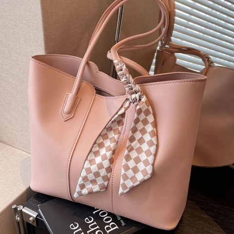 Große PU Leder Einkaufstasche Mit Seidentuch Dekor Für Damen Minimalistisch Pendler Umhängetasche Reißverschluss Handtasche