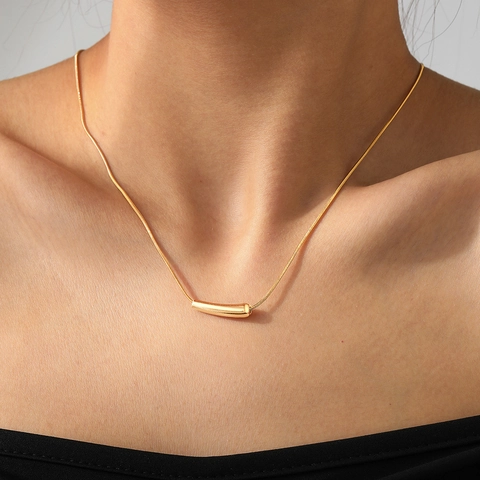 Minimalist Stainless Steel Curved Bar Pendant Necklace Geometric Snake Chain Jewelry For Women Elegant High Polish