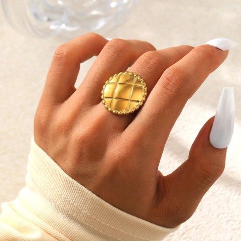 Quilted Round Signet Ring Stainless Steel Matelasse Beaded Edge Retro Chunky Wide Band Adjustable Open Ring For Women