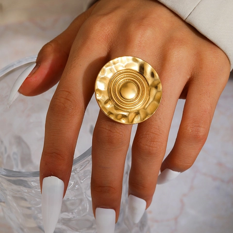 Anello Acciaio Inossidabile 316 Grande Tondo Texture Martellata Cerchi Concentrici Design Irregolare Regolabile Donna