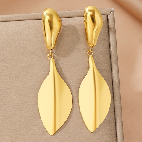 French Retro Geometric Leaf Pendant Drop Earrings Stainless Steel Minimalist Liquid Metal Style For Women