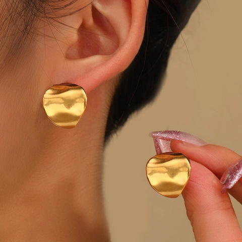 Irregular Curved Metal Stud Earrings For Women Stainless Steel Geometric Hammered Wave Texture Statement Jewelry