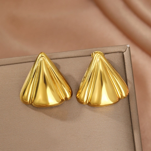 Boucles D Oreilles Clous Triangle Texturées Acier Inoxydable Plaqué Or 18K Forme Éventail Géométrique Luxe Moderne Pour Femmes