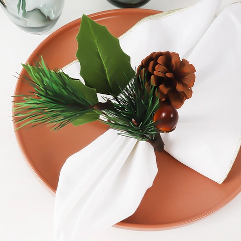 Handgefertigte Weihnachts Tannenzapfen Tannennadel Serviettenringe Künstliches Grün Rote Beeren Serviettenschnalle Für Festliche Tischdeko Hotel Restaurant Party