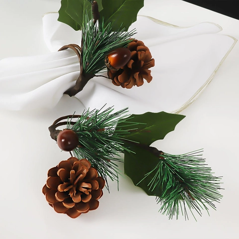 Handgefertigte Weihnachts Tannenzapfen Tannennadel Serviettenringe Künstliches Grün Rote Beeren Serviettenschnalle Für Festliche Tischdeko Hotel Restaurant Party