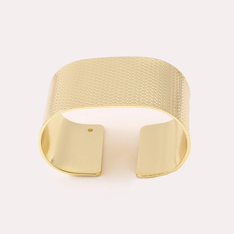 Matte Gold Zinc Alloy Napkin Ring Wide C Shaped Open Hammered Texture Table Setting Decorative Buckle For Hotel Banquet