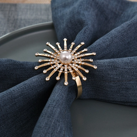 Luxury Zinc Alloy Rhinestone Pearl Napkin Ring Radiating Sun Flower Design Napkin Buckle For Wedding Banquet Table Decoration