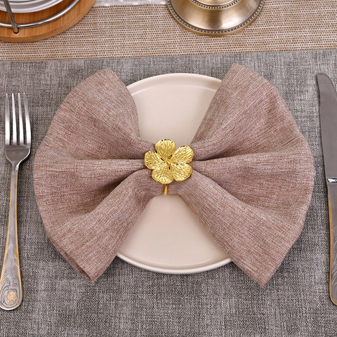 Ronds De Serviette Fleur De Prunier Or Alliage De Zinc Porte-serviettes Pour Mariage Hôtel Banquet Décoration De Table Style Occidental