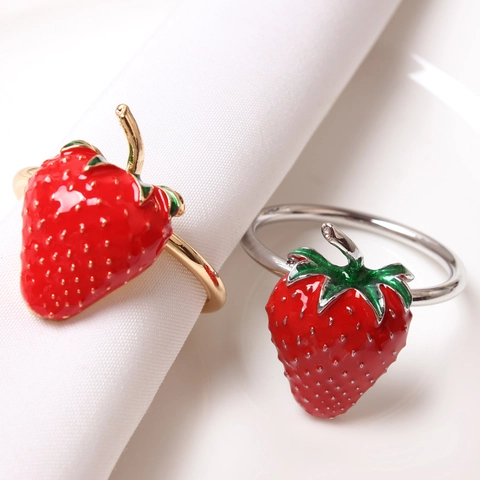 Creative Fruit Series Strawberry Napkin Ring Zinc Alloy Enamel Napkin Buckle For Hotel Restaurant Home Table Decoration