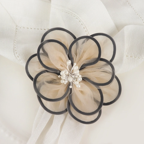 Handmade Mesh Flower Napkin Rings With Faux Pearl Elegant Double Layer Five Petal Cloth Napkin Buckle For Wedding Banquet Decor