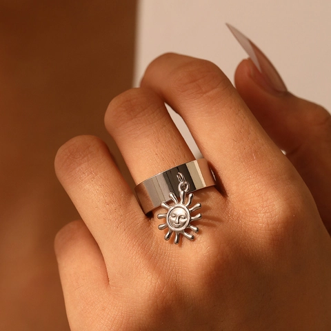 Edelstahl Sonnengesicht Anhänger Ring Breites Band Verstellbar Schmuck Böhmisch Retro Übertrieben Halloween Accessoire