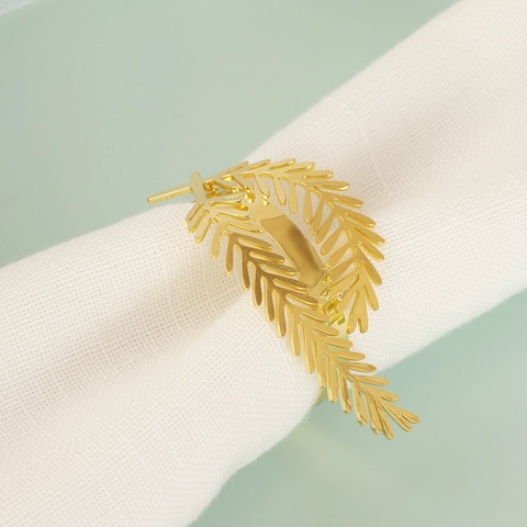 Hollow Leaf Napkin Ring Gold Plated Zinc Alloy Elegant Creative Exaggerated For Hotel Wedding Table Decoration Western Style