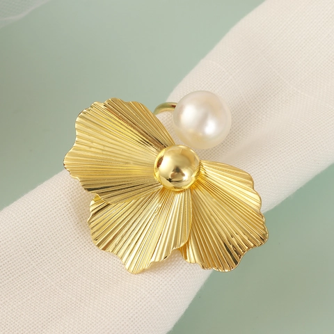 Retro Flower Napkin Rings Zinc Alloy Electroplated Artificial Pearl Elegant Gold For Hotel Wedding Table Setting