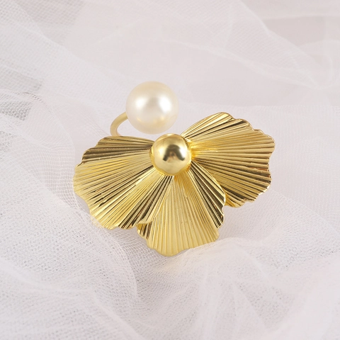 Retro Flower Napkin Rings Zinc Alloy Electroplated Artificial Pearl Elegant Gold For Hotel Wedding Table Setting