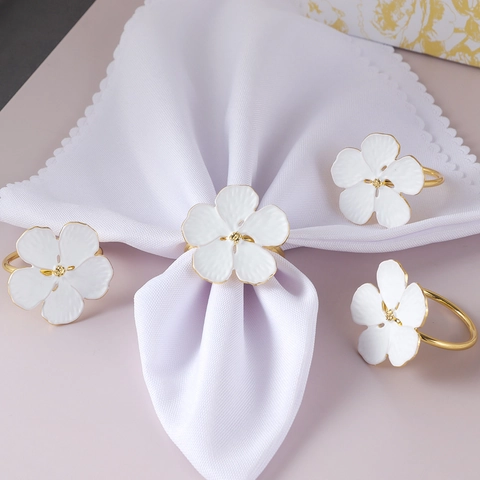 Ronds De Serviette Élégants En Forme De Fleur À Cinq Pétales En Alliage De Zinc Métal Émail Boucle Florale Pour Mariage Banquet