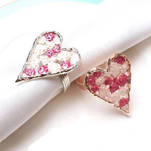 Luxury Heart Napkin Ring Zinc Alloy Electroplated Silver Pink White Hammered Style For Valentine Wedding Banquet Table Decor
