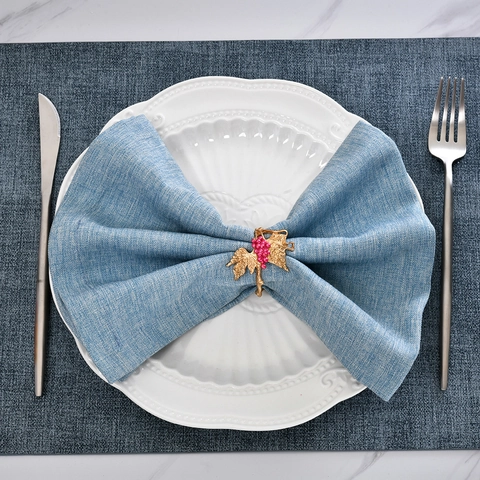 Elegante Zinklegering Druiven Servetring Gouden Wijnstok Blad Roze Fruit Gesp Houder Voor Bruiloft Tafeldecoratie