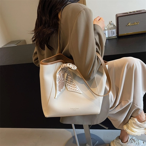 Borsa Tote da Donna Grande Capacità in Pelle PU Trama Litchi Con Foulard in Seta Minimalista Pendolare a Spalla
