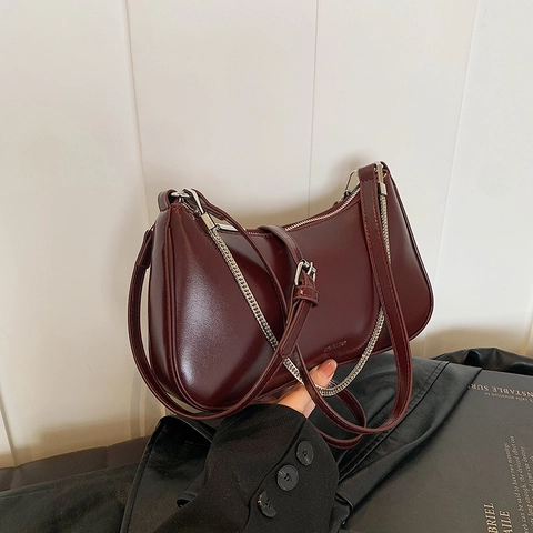 Glossy PU Leather Half Moon Hobo Bag For Women With Silver Chain Strap Minimalist Underarm Shoulder Bag Vintage Crossbody