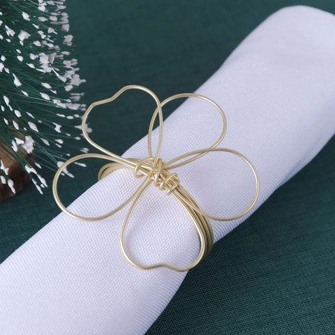 French Retro Gold Iron Metal Flower Napkin Rings Set Handcrafted Woven Floral Napkin Buckle For Wedding Banquet Table Decoration