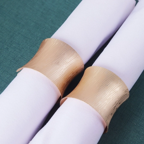 Metalen Servetringen Goud Verticale Streep Textuur Taille Vorm Elegante Tafeldecoratie Voor Hotel Bruiloft Feest