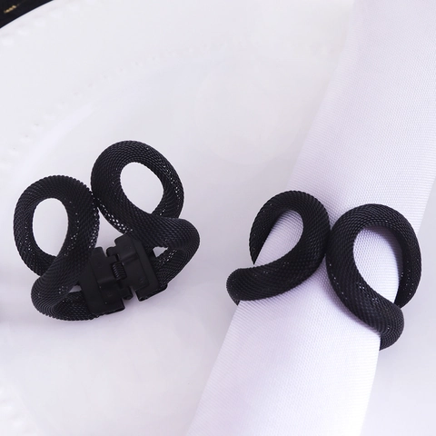 Rond De Serviette En Maille Métallique Noire Design Boucle Infinie Avec Boucle À Ressort Pour Décoration De Table De Banquet De Mariage Industriel Moderne