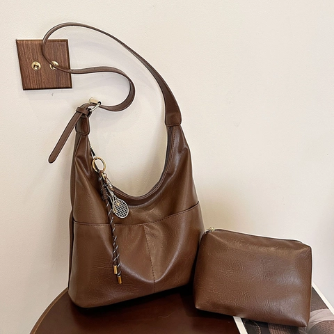 Bolso de Mano de Gran Capacidad de Cuero PU Vintage Y Estuche para Mujer Bolso de Hombro Hobo Minimalista Con Colgante de Raqueta