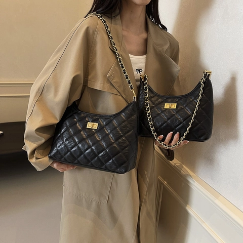 Quilted PU Leather Shoulder Hobo Bag Metal Chain Strap Retro Square Turn Lock Underarm Bag For Women