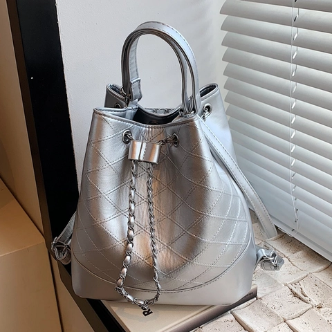 Frauen Gesteppter Eimer Rucksack PU Leder Kettenzug Große Kapazität Koreanische Mode Moderner Tagesrucksack