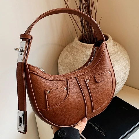 Damen PU Leder Halbmond Hobo Tasche Lychee Muster Unterachsel Umhängetasche Silberne Nieten Verstellbarer Riemen Retro