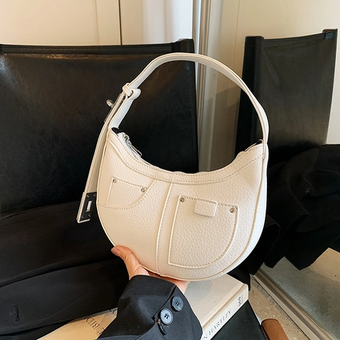Damen PU Leder Halbmond Hobo Tasche Lychee Muster Unterachsel Umhängetasche Silberne Nieten Verstellbarer Riemen Retro