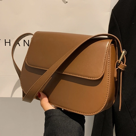 Borsa a Spalla Quadrata Minimalista in Pelle PU per Donna Borsa a Tracolla Vintage con Patta e Tracolla Regolabile Metallo Oro