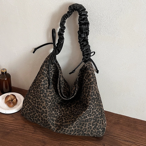 Leopardenmuster Canvas Stoff Tote Bag Mit Schwarzem Scrunchie Schultergurt Und Schleifen Details Vintage Hobo Tasche Damen