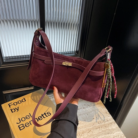 Borsa a Spalla Retrò da Donna in Scamosciato Semplice Borsa Sottoascellare Con Chiusura in Metallo Pendaglio in Corda Intrecciata