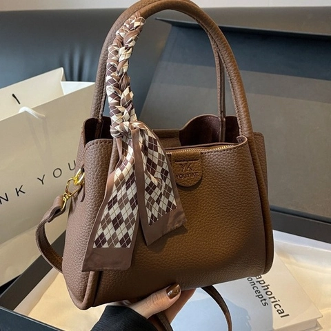 Beuteltasche Für Damen Litchi Narben PU Leder Handtasche Mit Satinnschal Dekor Umhängetasche Für Pendler Schick