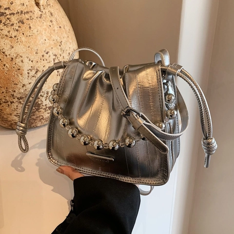 Geriffelte Beuteltasche Mit Perlen Griff Kordelzug Umhängetasche Metallic PU Leder Schultertasche Trendige Plissee Handtasche