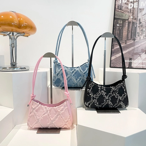 Women Quilted Frayed Denim Underarm Bag Modern Contrast Color PU Leather Shoulder Bag Trendy Knot Strap Handbag For Daily