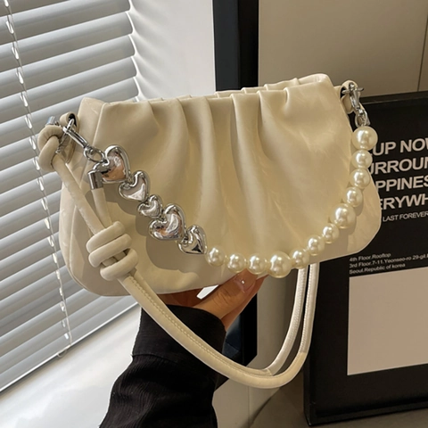 Pleated Dumpling Shoulder Bag PU Leather French Niche Elegant Handbag With Artificial Pearl Heart Chain For Women