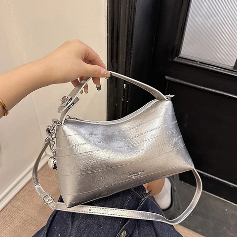 Borsa A Tracolla Da Donna In Pelle PU Lucida Trama Metallica Borsa A Mano Con Ciondolo A Sfera Argento Elegante Versatile