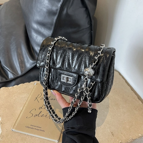 Damen Gesteppte Umhängetasche PU Leder Gitterkette Crossbody Quadratische Tasche Mit Dekorativer Metallkugel Urban Style Handtasche